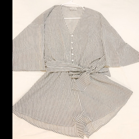 Dress Forum Striped Tie Romper Black & White - Picture 4 of 7